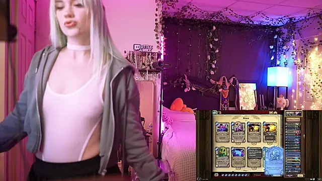 Snapshot of littlelune chatting on October 2025 02:32:01 AM littlelune online show from October 2025 02:32:01 AM