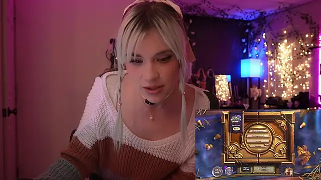 Snapshot of littlelune chatting on October 2025 12:20:02 AM littlelune online show from October 2025 12:20:02 AM