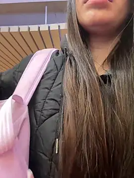 Isabella21  online show from April 2026 12:28:01 AM