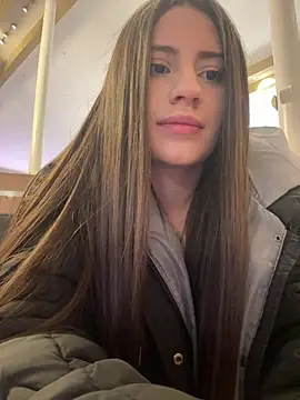 Isabella21  online show from April 2026 01:42:02 AM