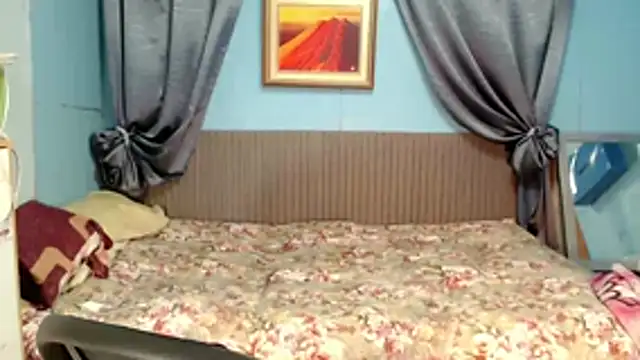 SelenaCinder online show from November 2025 04:05:01 AM