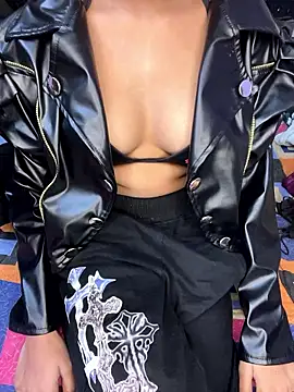 Snapshot of Sexyunzu_live chatting on January 2026 01:14:01 PM Sexyunzu live online show from January 2026 01:14:01 PM