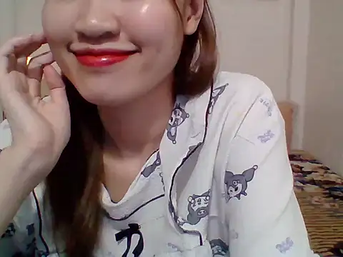Snapshot of __Donna__ chatting on October 2025 02:13:02 PM   Donna   online show from October 2025 02:13:02 PM