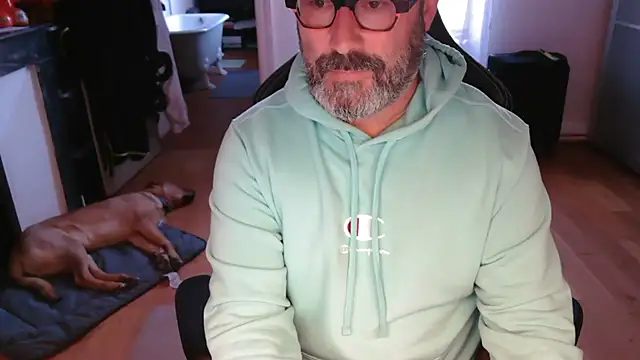 Snapshot of Hairyfred73 chatting on October 2025 08:24:02 AM Hairyfred73 online show from October 2025 08:24:02 AM