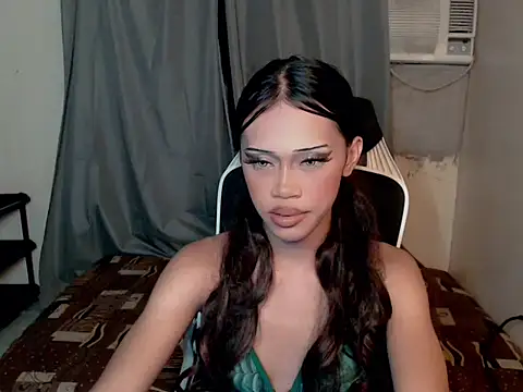Snapshot of urcurlydiva chatting on May 2026 11:50:02 AM urcurlydiva online show from May 2026 11:50:02 AM