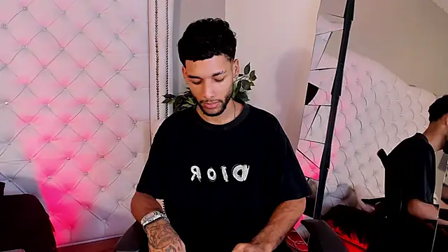 Thiagoferreti online show from April 2026 01:56:01 AM