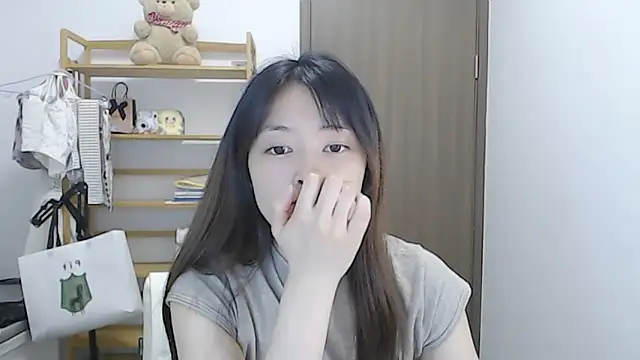 Snapshot of Mimi-cnbaby chatting on May 2026 01:05:01 PM Mimi-cnbaby online show from May 2026 01:05:01 PM