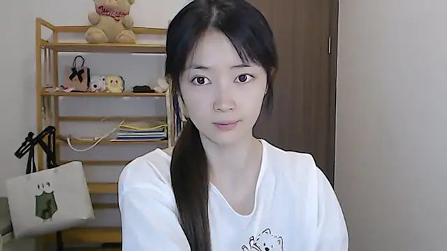 Snapshot of Mimi-cnbaby chatting on May 2026 01:18:01 PM Mimi-cnbaby online show from May 2026 01:18:01 PM