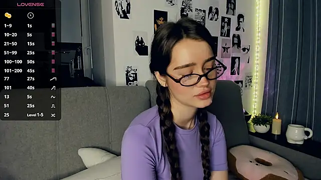 Snapshot of lovelyalivia chatting on November 2025 09:35:01 AM lovelyalivia online show from November 2025 09:35:01 AM