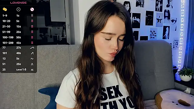 Snapshot of lovelyalivia chatting on December 2025 09:47:02 AM lovelyalivia online show from December 2025 09:47:02 AM