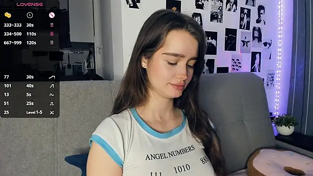 Snapshot of lovelyalivia chatting on December 2025 09:29:02 AM lovelyalivia online show from December 2025 09:29:02 AM