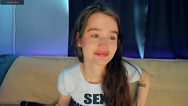 Snapshot of lovelyalivia chatting on March 2026 08:20:01 AM lovelyalivia online show from March 2026 08:20:01 AM