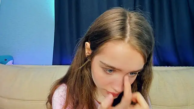 lovelyalivia online show from May 2026 08:30:01 AM