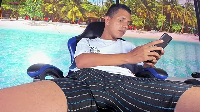 Snapshot of BigMonstercoks69 chatting on March 2026 10:27:02 PM BigMonstercoks69 online show from March 2026 10:27:02 PM