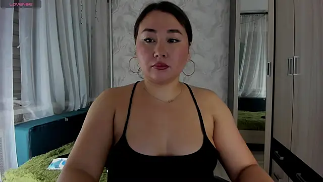 emilia mur online show from June 2026 06:16:01 PM