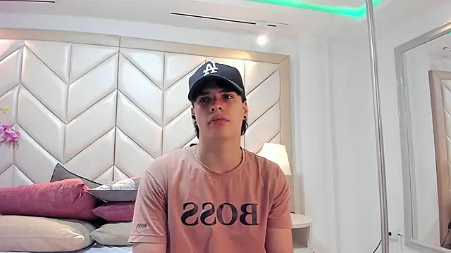 BenitoSaenz online show from October 2025 03:51:02 AM