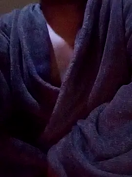 Snapshot of OnlyMoneyIwanT chatting on October 2025 12:04:01 PM OnlyMoneyIwanT online show from October 2025 12:04:01 PM