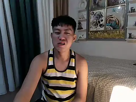 xshyboyx online show from May 2026 03:25:01 AM