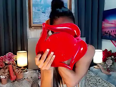 sassylatina online show from October 2025 05:04:02 PM