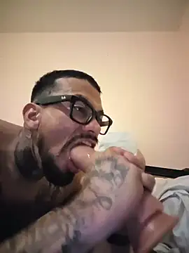 Cnutt310 online show from February 2026 04:49:02 AM