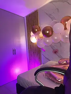 KYLIE JONES6 online show from November 2025 12:11:02 AM