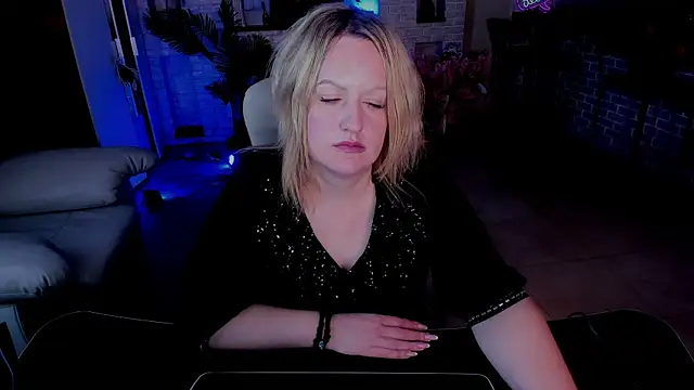 MariemLui online show from November 2025 02:06:01 PM