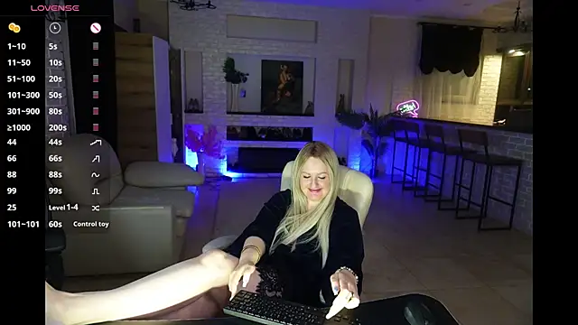 Snapshot of MariemLui chatting on June 2026 03:04:01 AM MariemLui online show from June 2026 03:04:01 AM