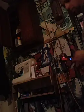 Twoslipperywhenwett online show from November 2025 03:55:01 PM