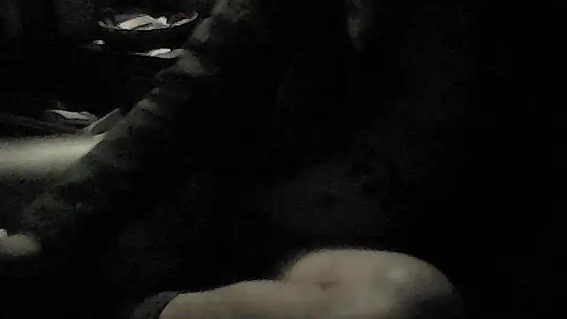 Twoslipperywhenwett online show from November 2025 07:35:01 PM