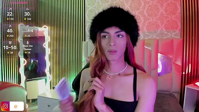 LIHIAN TAY online show from November 2025 04:11:02 AM