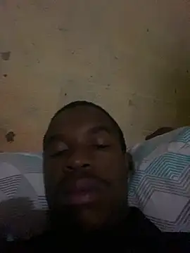 Snapshot of Minathi25410 chatting on April 2026 02:40:02 AM Minathi25410 online show from April 2026 02:40:02 AM