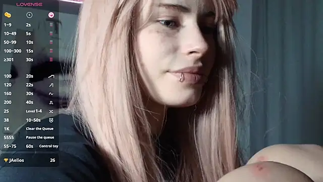 PieraMarch online show from December 2025 07:51:01 PM