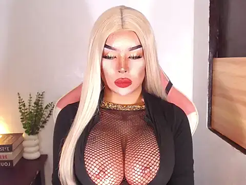 NataliaFernandezz online show from March 2026 06:01:02 PM