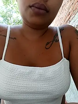 Snapshot of Naomi-Summer chatting on November 2025 04:44:01 PM Naomi-Summer online show from November 2025 04:44:01 PM