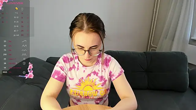 MewStella online show from January 2026 06:37:02 AM