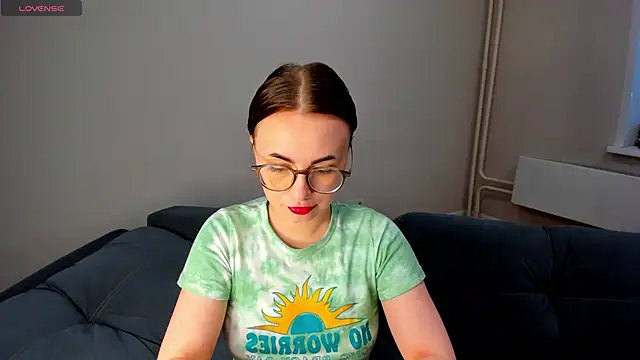 MewStella online show from May 2026 10:50:01 PM