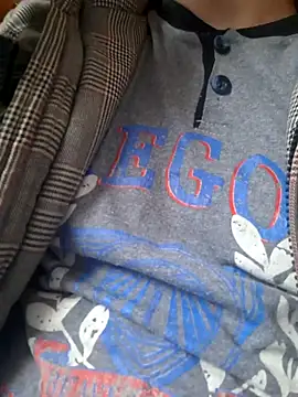 Snapshot of hugecock4u1990 chatting on November 2025 08:35:02 AM hugecock4u1990 online show from November 2025 08:35:02 AM