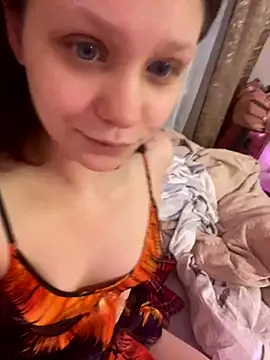 Lunliss online show from November 2025 08:11:01 PM