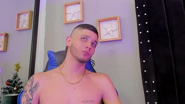 Mathewboy1 online show from December 2025 07:32:01 PM