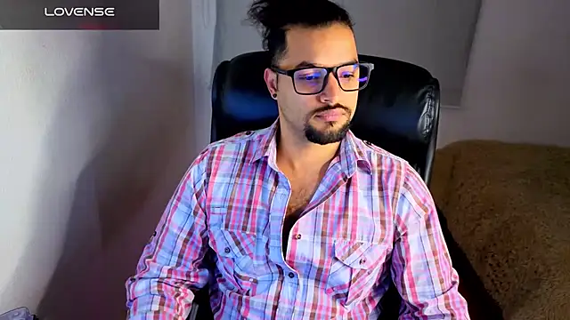 Snapshot of Ernesto-Rodriguez82 chatting on February 2026 04:57:01 AM Ernesto-Rodriguez82 online show from February 2026 04:57:01 AM