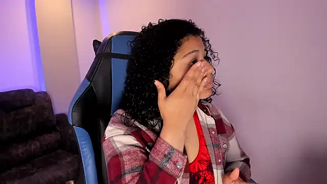 Snapshot of Dakota_Mars chatting on October 2025 12:25:02 PM Dakota Mars online show from October 2025 12:25:02 PM