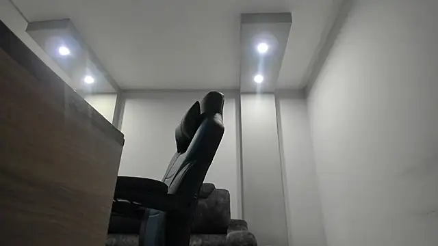 Dakota Mars online show from March 2026 08:08:02 PM