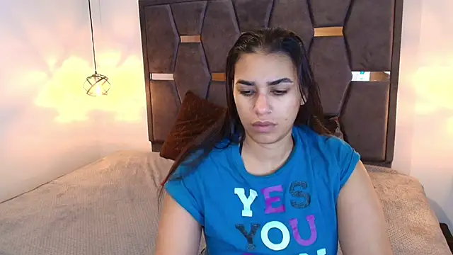 Lia Blake  online show from April 2026 11:33:02 AM