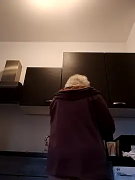 Snapshot of VikaKing chatting on October 2025 07:18:02 AM VikaKing online show from October 2025 07:18:02 AM