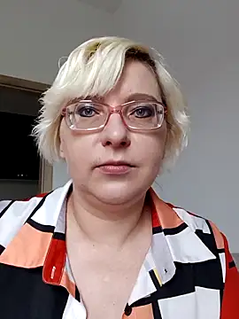 Snapshot of VikaKing chatting on October 2025 08:57:02 AM VikaKing online show from October 2025 08:57:02 AM