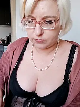 Snapshot of VikaKing chatting on October 2025 09:54:02 AM VikaKing online show from October 2025 09:54:02 AM