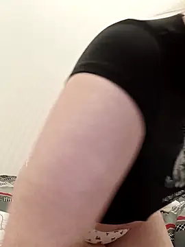 Snapshot of VikaKing chatting on December 2025 07:53:02 PM VikaKing online show from December 2025 07:53:02 PM