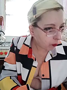 Snapshot of VikaKing chatting on February 2026 08:02:02 AM VikaKing online show from February 2026 08:02:02 AM