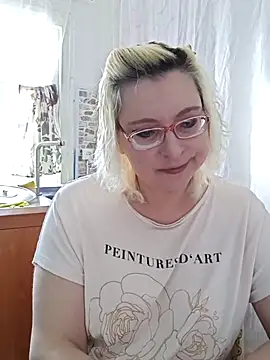 Snapshot of VikaKing chatting on February 2026 09:32:02 AM VikaKing online show from February 2026 09:32:02 AM