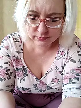 Snapshot of VikaKing chatting on March 2026 10:06:01 AM VikaKing online show from March 2026 10:06:01 AM